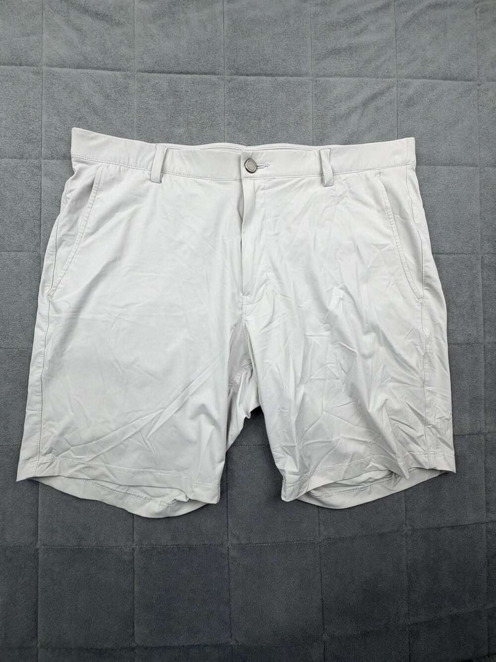 Infinity Linearflex Light Gray Golf Shorts Men's Size 38